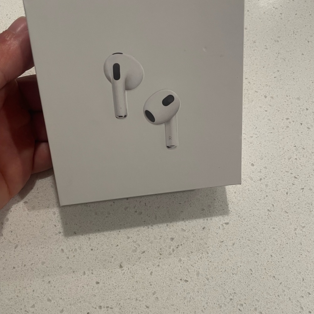 Apple AirPods Generation 3